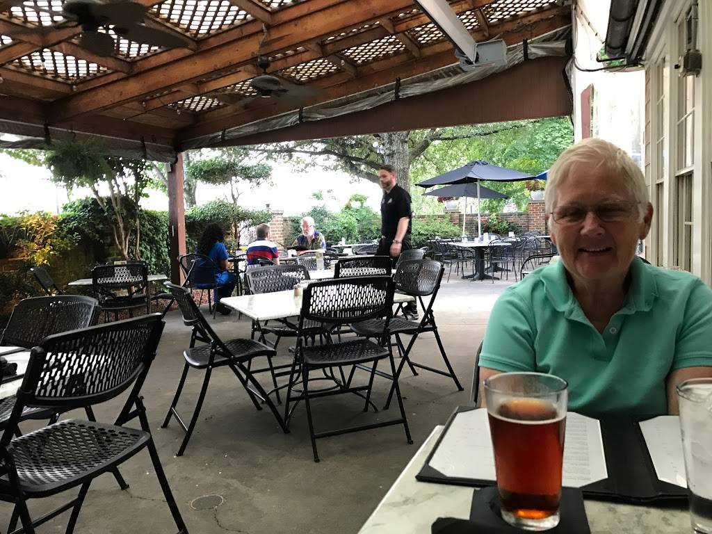 The Old Fourth Street Filling Station | restaurant | 871 W 4th St, Winston-Salem, NC 27101, USA | 3367247600 OR +1 336-724-7600