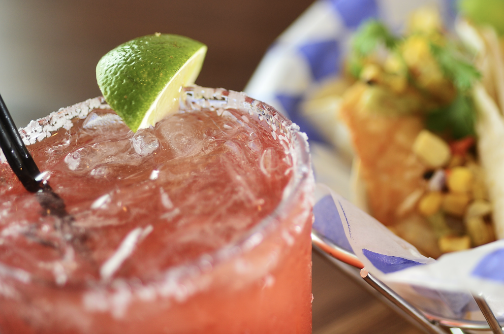 Summer House Grill & Bar | restaurant | 1280 E Hiawatha Dr, Wisconsin Dells, WI 53965, USA | 6082530207 OR +1 608-253-0207