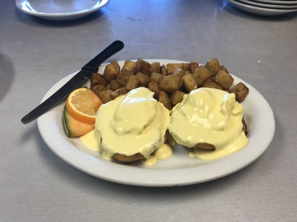 Daybreak | restaurant | 75 Strathy Rd #2, Cobourg, ON K9A 5W8, Canada | 9053737200 OR +1 905-373-7200