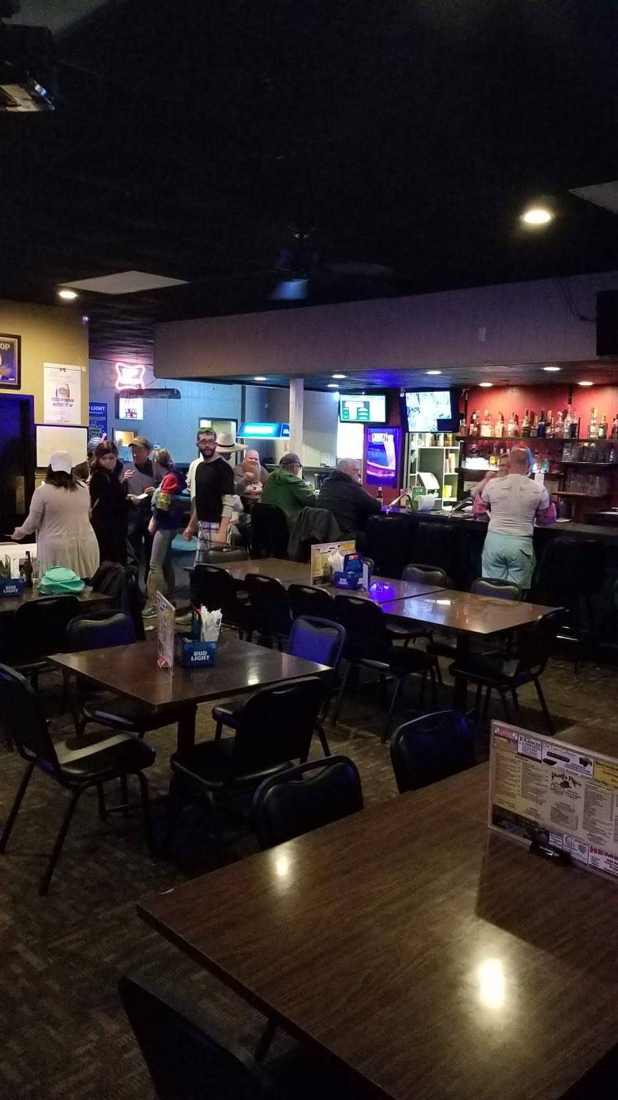 Dustis Place | restaurant | 7006 W MacArthur Rd, Wichita, KS 67215, USA | 3165248200 OR +1 316-524-8200