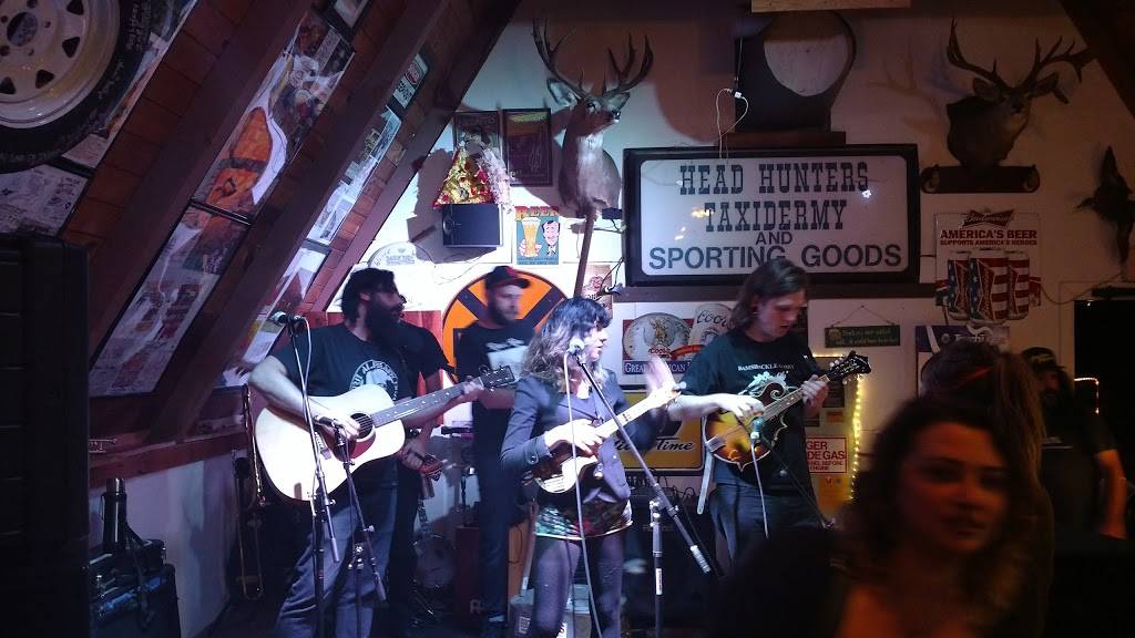 Waterwheel Pizza Parlor & Saloon | restaurant | 22265 Parrotts Ferry Rd, Sonora, CA 95370, USA | 2095328822 OR +1 209-532-8822