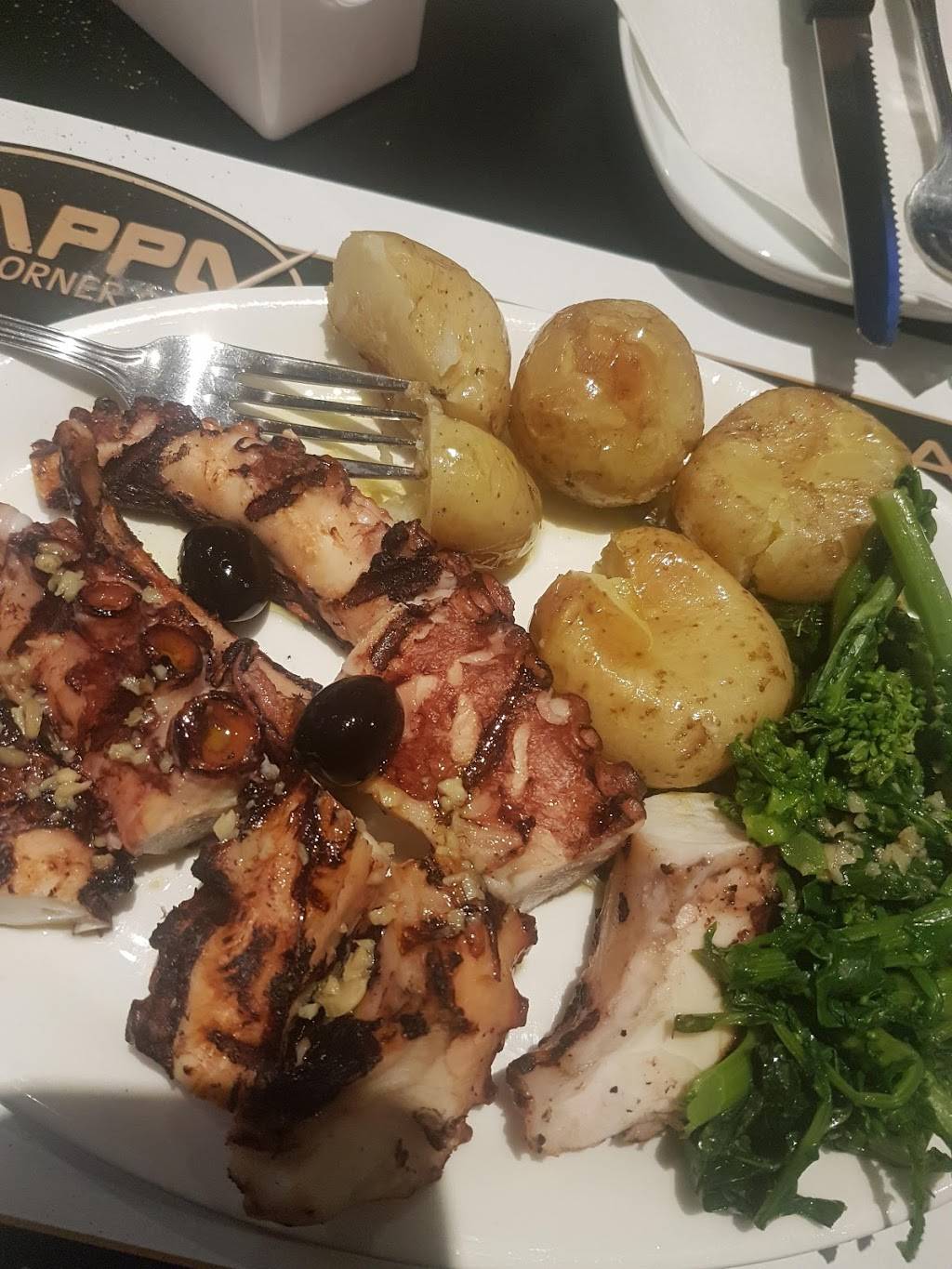 Chappa Corner Cafe | restaurant | 1340 St Clair Ave W, Toronto, ON M6E 1C4, Canada | 4166526134 OR +1 416-652-6134