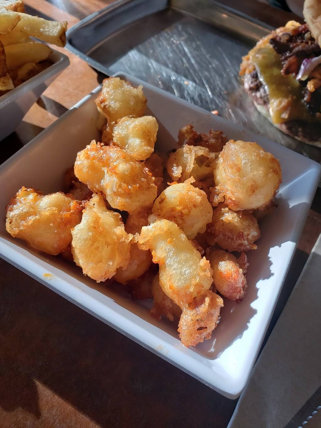 Feed Co. Burgers | restaurant | 1190 24th Ave, Seattle, WA 98122, USA | 2067266000 OR +1 206-726-6000