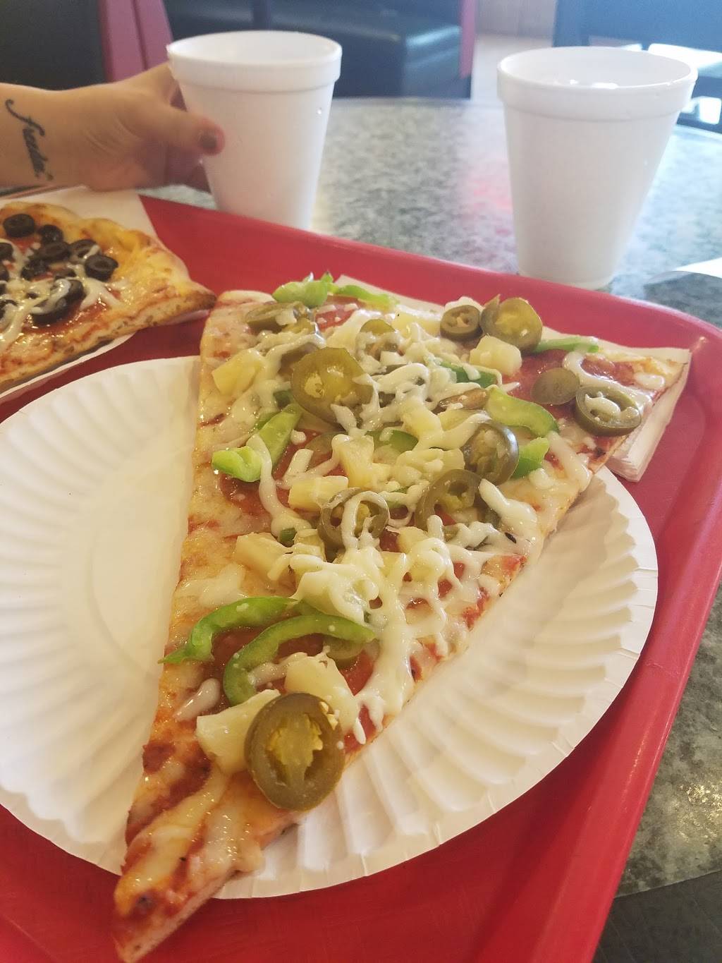 Combos Pizza | restaurant | 6338 Hollywood Blvd, Los Angeles, CA 90028, USA | 3238711822 OR +1 323-871-1822