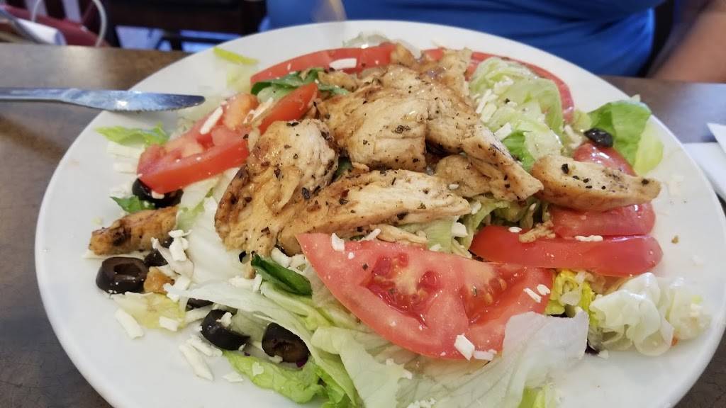 Takis Restaurant | restaurant | 1205 N 14th St, Leesburg, FL 34748, USA | 3527872344 OR +1 352-787-2344