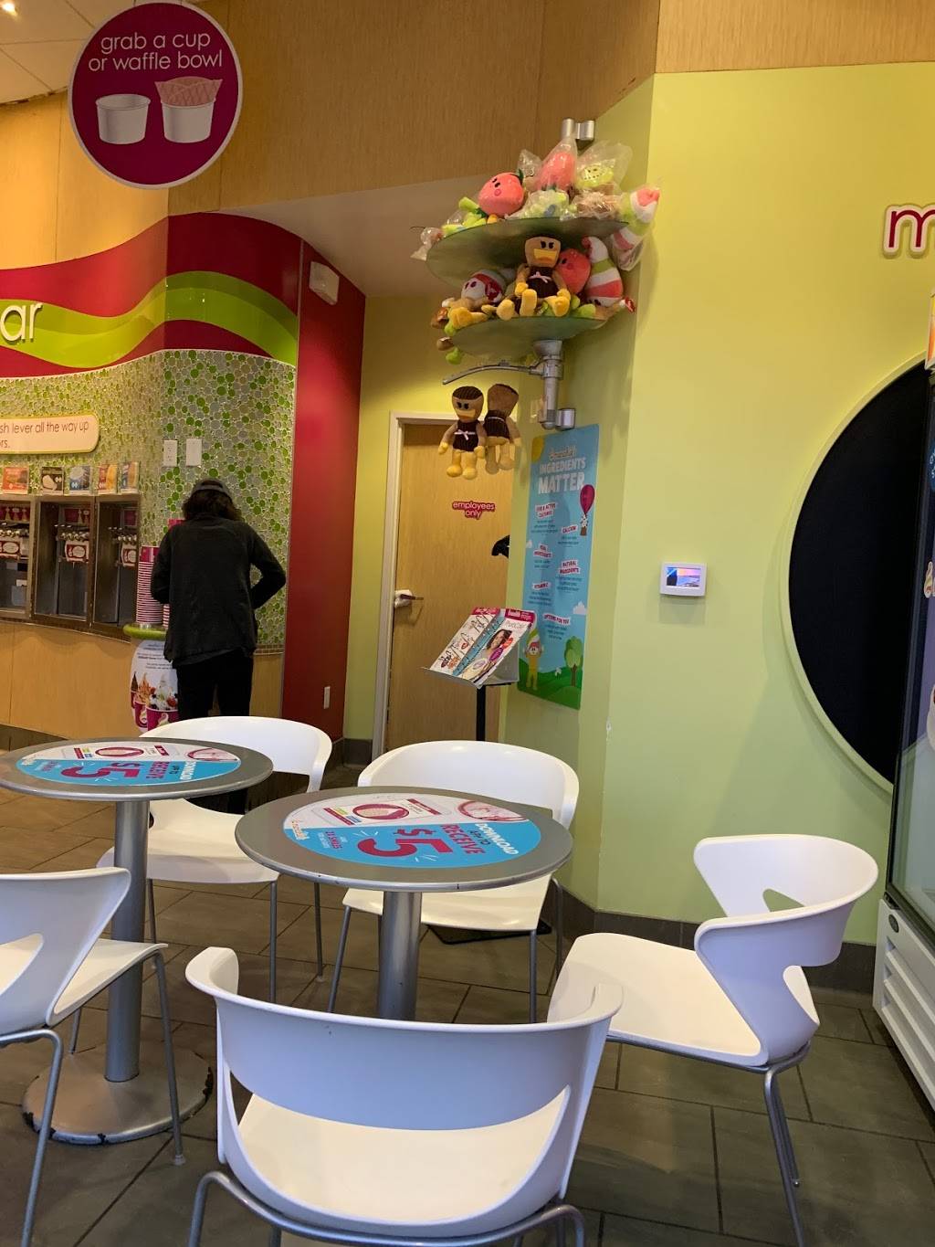 Menchies Frozen Yogurt | bakery | 168 W Hillcrest Dr # 1, Thousand Oaks, CA 91360, USA | 8055570700 OR +1 805-557-0700