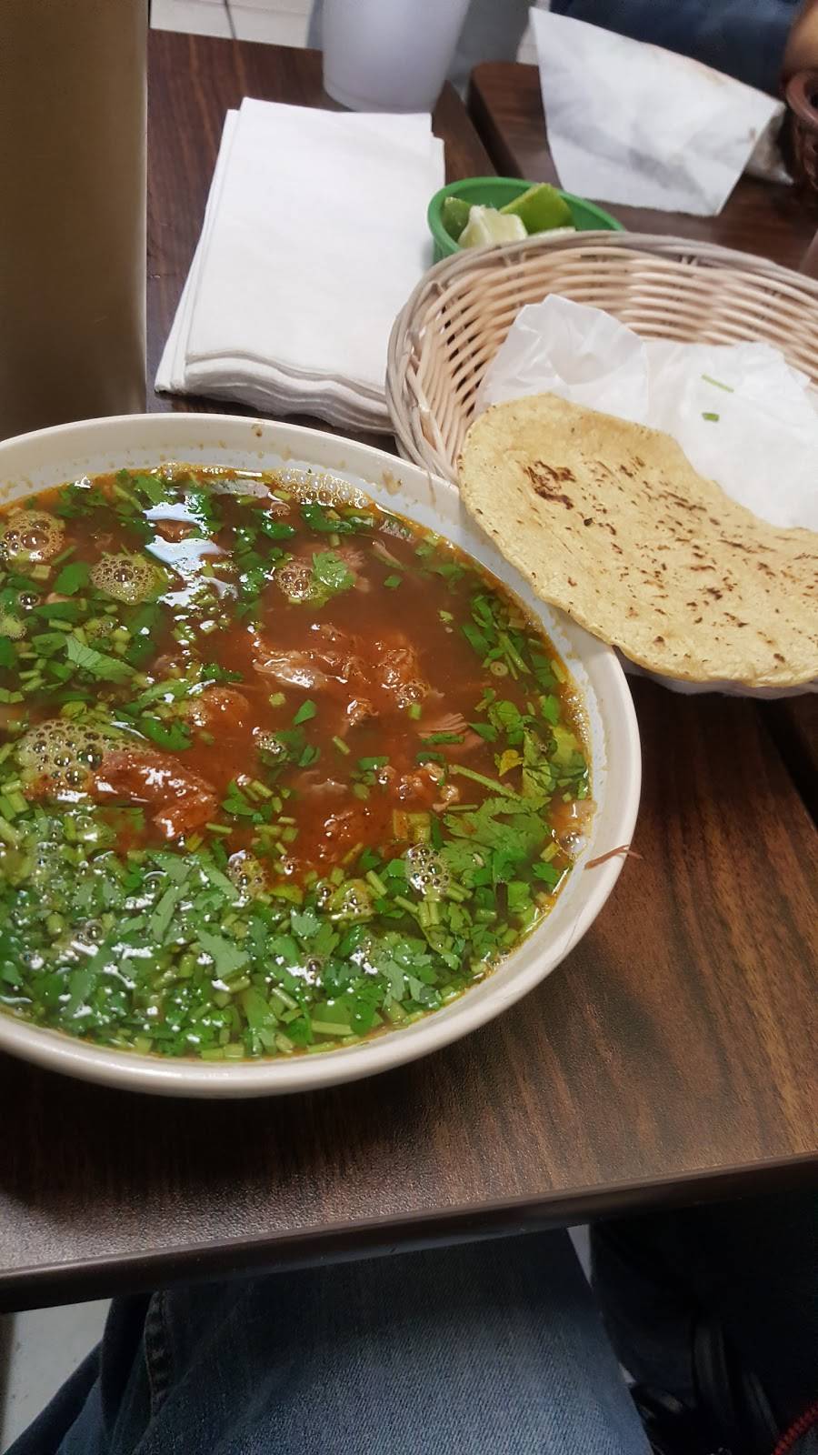 Birrieria LOPEZ | restaurant | 2705 W 59th St, Chicago, IL 60629, USA | 7734769026 OR +1 773-476-9026