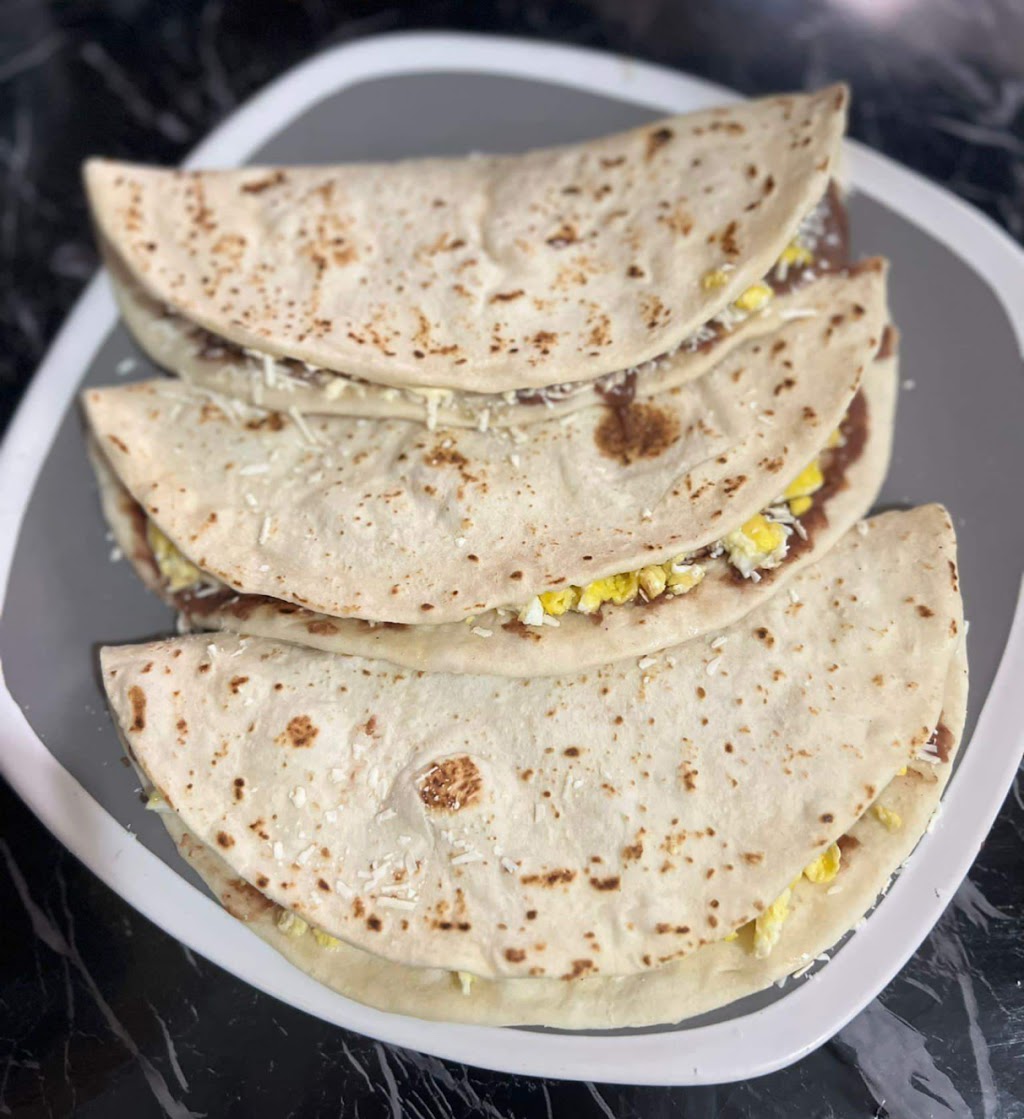 Antojitos la paisana | restaurant | 1700 W 69th St, Chicago, IL 60636, USA | 7739160120 OR +1 773-916-0120