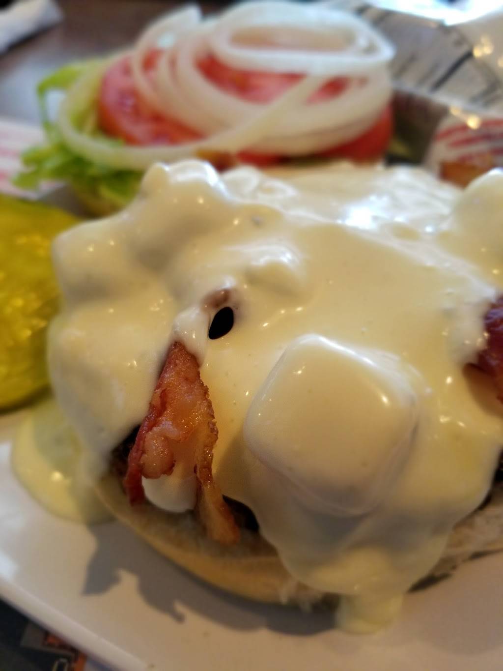 Corner Stables | restaurant | 2575 S Queen St, York, PA 17402, USA | 7177414320 OR +1 717-741-4320