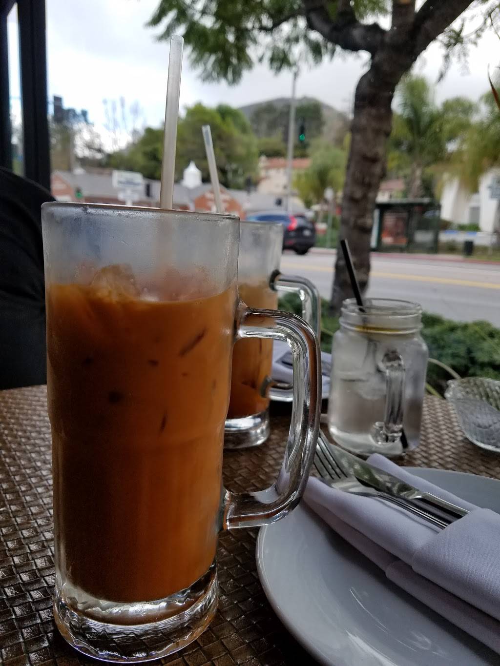 Gala Thai | restaurant | 3353 Barham Blvd, Los Angeles, CA 90068, USA | 3239699169 OR +1 323-969-9169