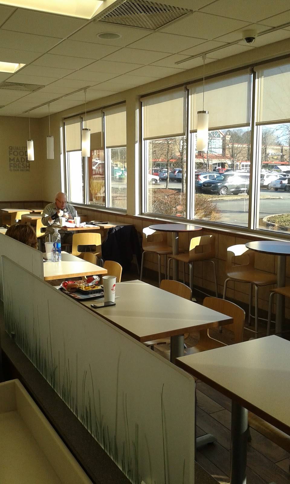 Wendys | restaurant | 4001 South Old, IN-37, Bloomington, IN 47401, USA | 8128245444 OR +1 812-824-5444