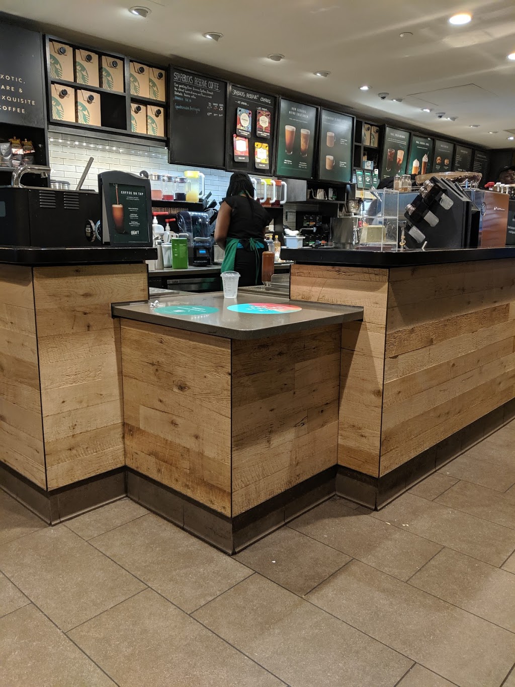 Starbucks | cafe | 1304 F St NW, Washington, DC 20004, USA | 2027377378 OR +1 202-737-7378