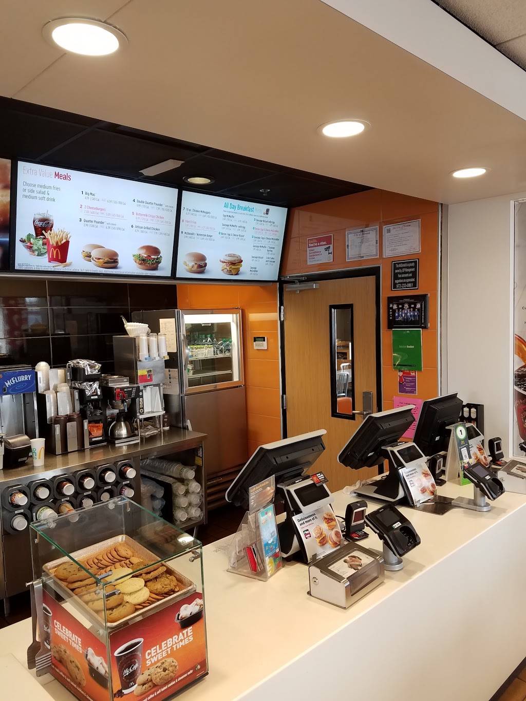 McDonalds | cafe | 306 W University Dr, Denton, TX 76201, USA | 9403873624 OR +1 940-387-3624