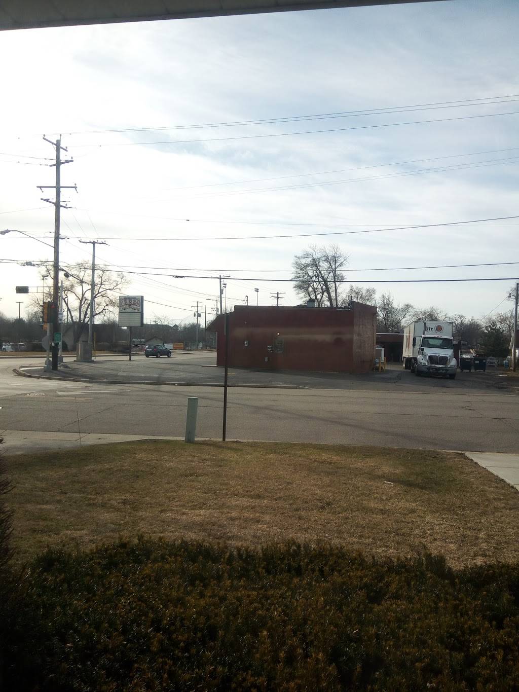 Bruisers Pizza Subs Salads | restaurant | 689 Milwaukee Ave, Burlington, WI 53105, USA | 2627636008 OR +1 262-763-6008