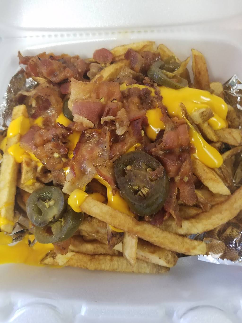 Smokeys | restaurant | 6527 Maddox Blvd, Chincoteague, VA 23336, USA | 7573366425 OR +1 757-336-6425