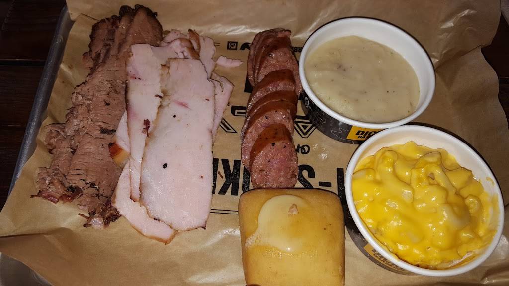 Dickeys Barbecue Pit | restaurant | 6608 Gulf Fwy Suite 700, La Marque, TX 77568, USA | 8888386558 OR +1 888-838-6558