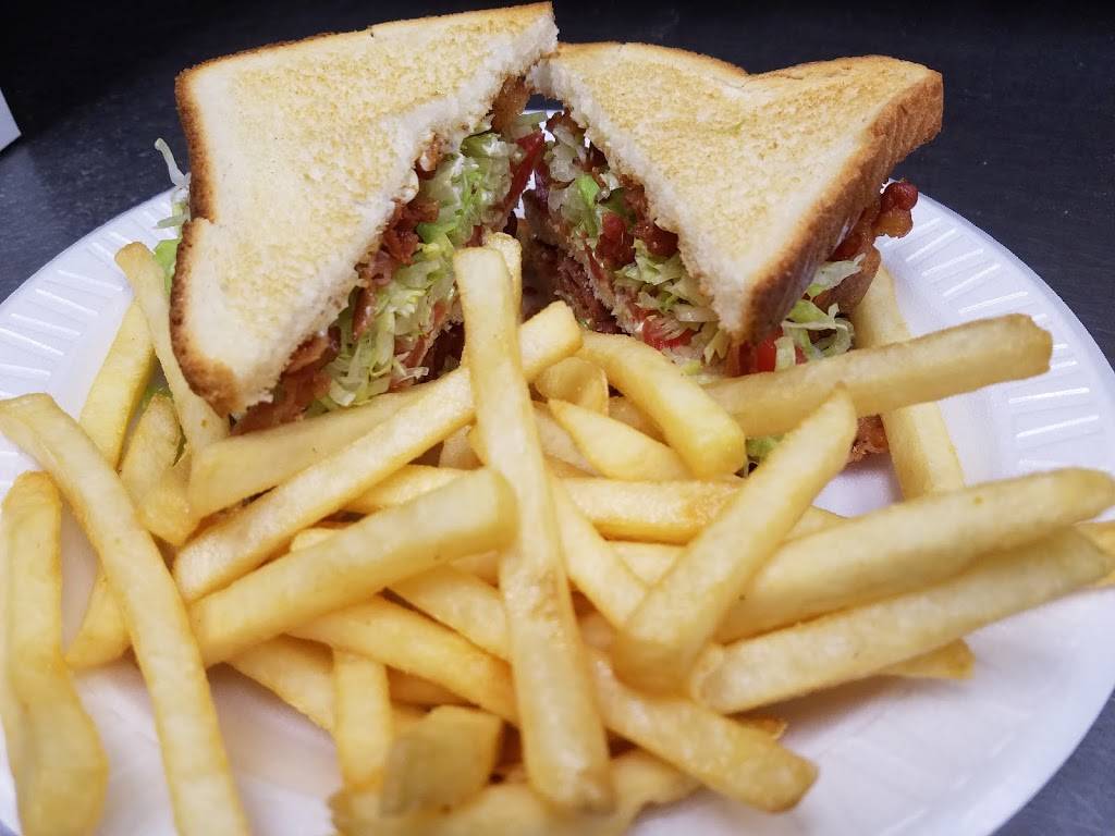 Brandos Pizza & Subs | restaurant | 116 Bridge St, Pelham, NH 03076, USA | 6036351599 OR +1 603-635-1599