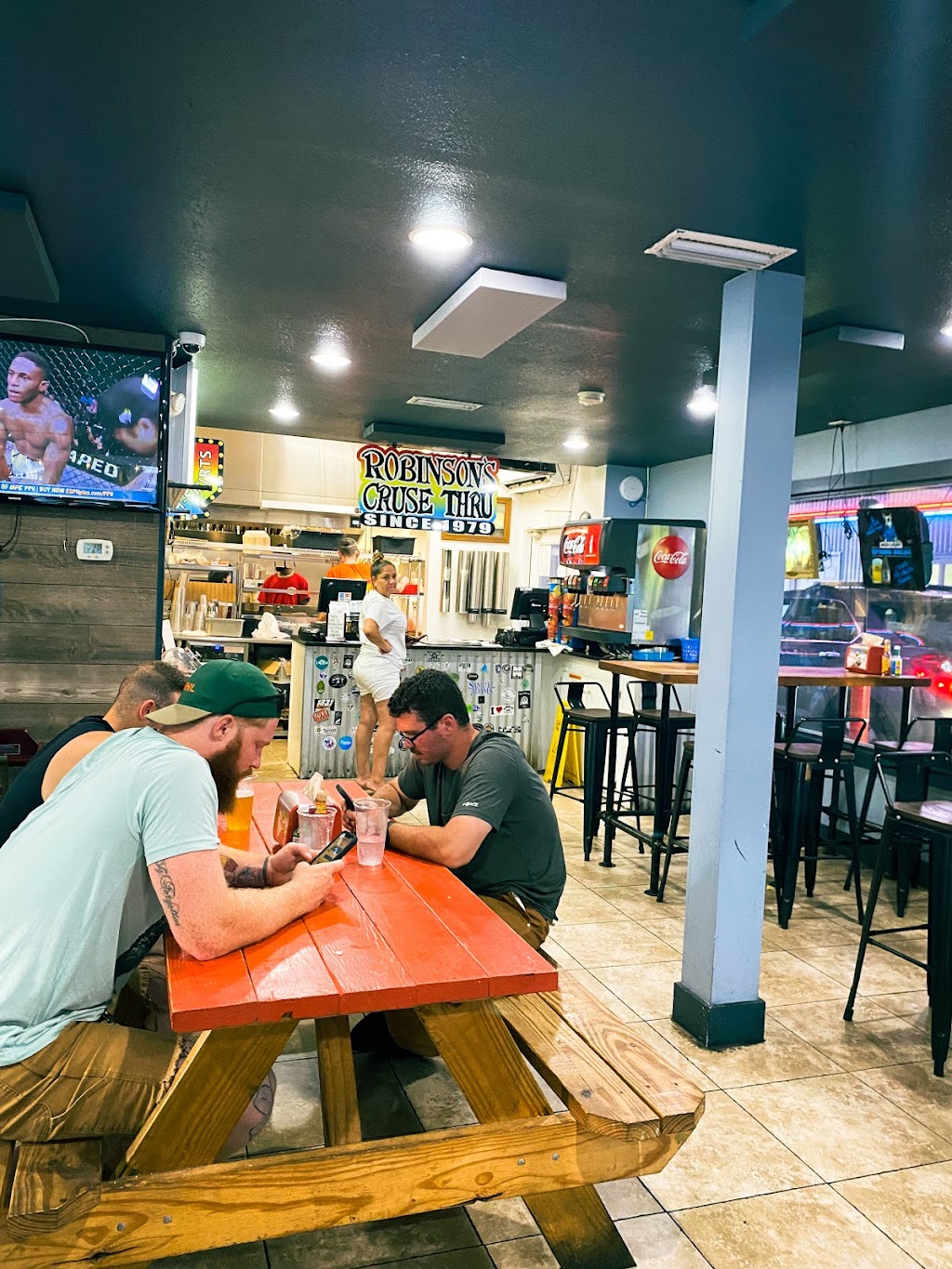 Robinsons Cruse Thru | restaurant | 104 Ferry Rd SE, Fort Walton Beach, FL 32548, USA | 8502004597 OR +1 850-200-4597