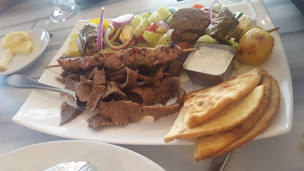 Famous Greek Kitchen | restaurant | 10 N Water St, Greenwich, CT 06830, USA | 2035316887 OR +1 203-531-6887