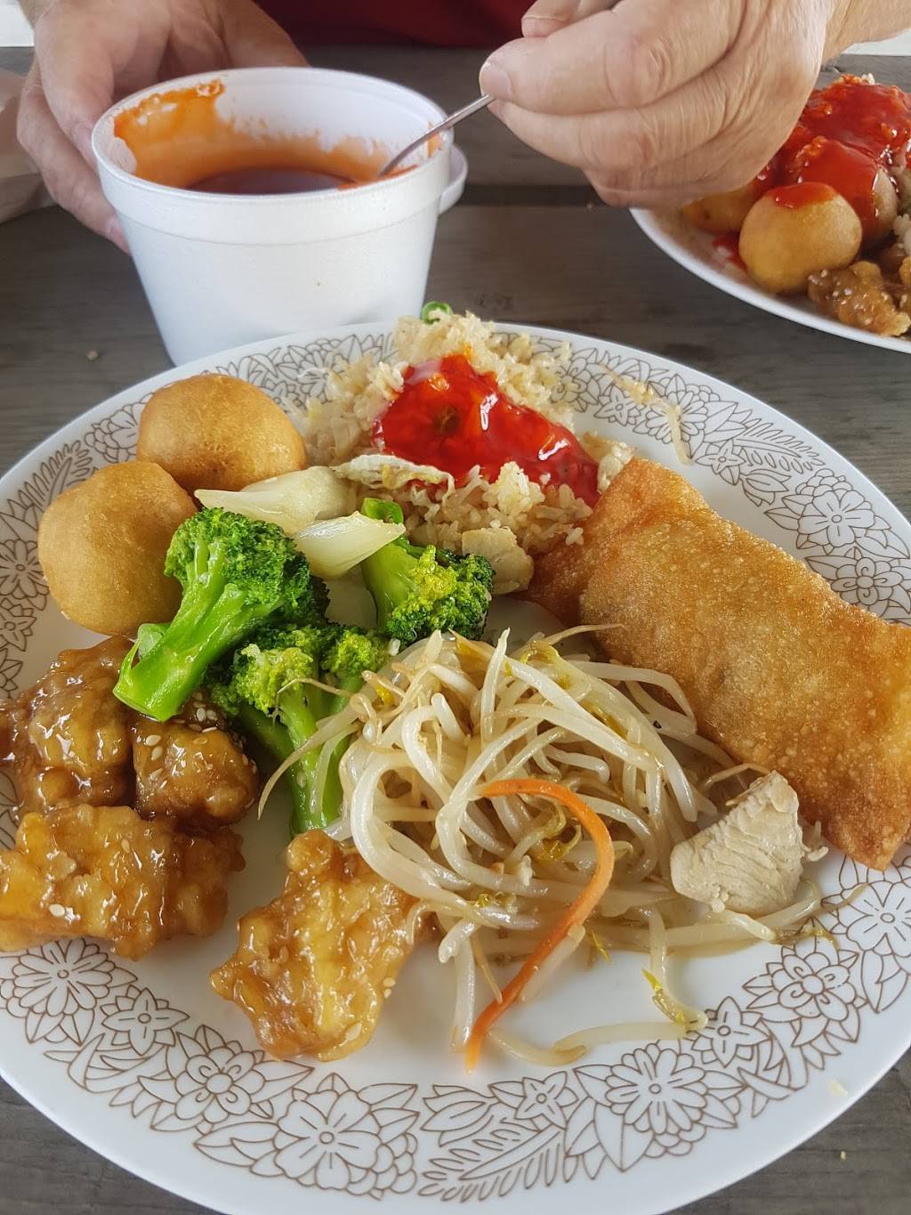 Lantern Chinese Take Out | restaurant | 3650 Lobsinger Line, St. Clements, ON N0B 2M0, Canada | 5196990888 OR +1 519-699-0888