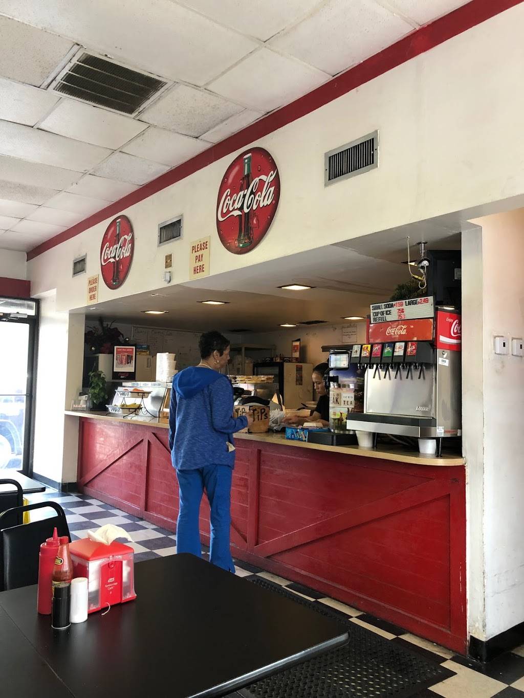 Leo Caboose | restaurant | 1523 Aline St, New Orleans, LA 70115, USA | 5048997883 OR +1 504-899-7883