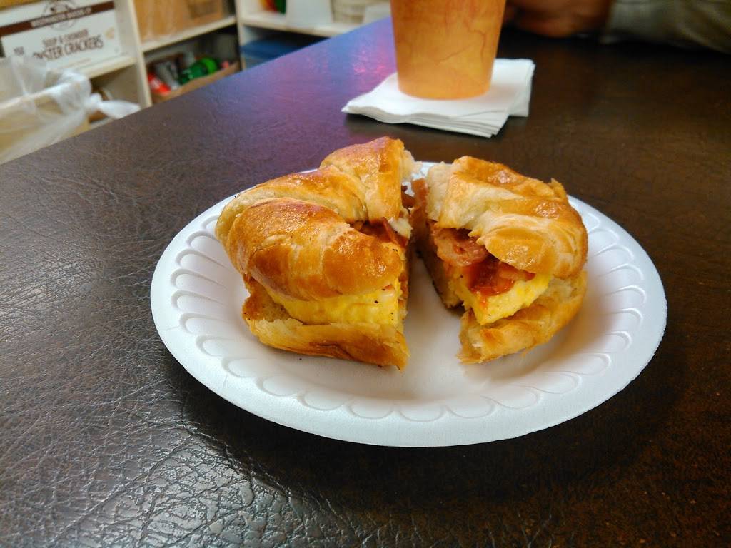 Sandys Coffee Corner | restaurant | 12 Monponsett St, Hanson, MA 02341, USA | 7812939824 OR +1 781-293-9824