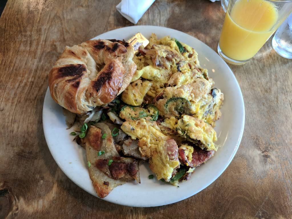 The Universal | restaurant | 2911 W 38th Ave, Denver, CO 80211, USA | 3039550815 OR +1 303-955-0815