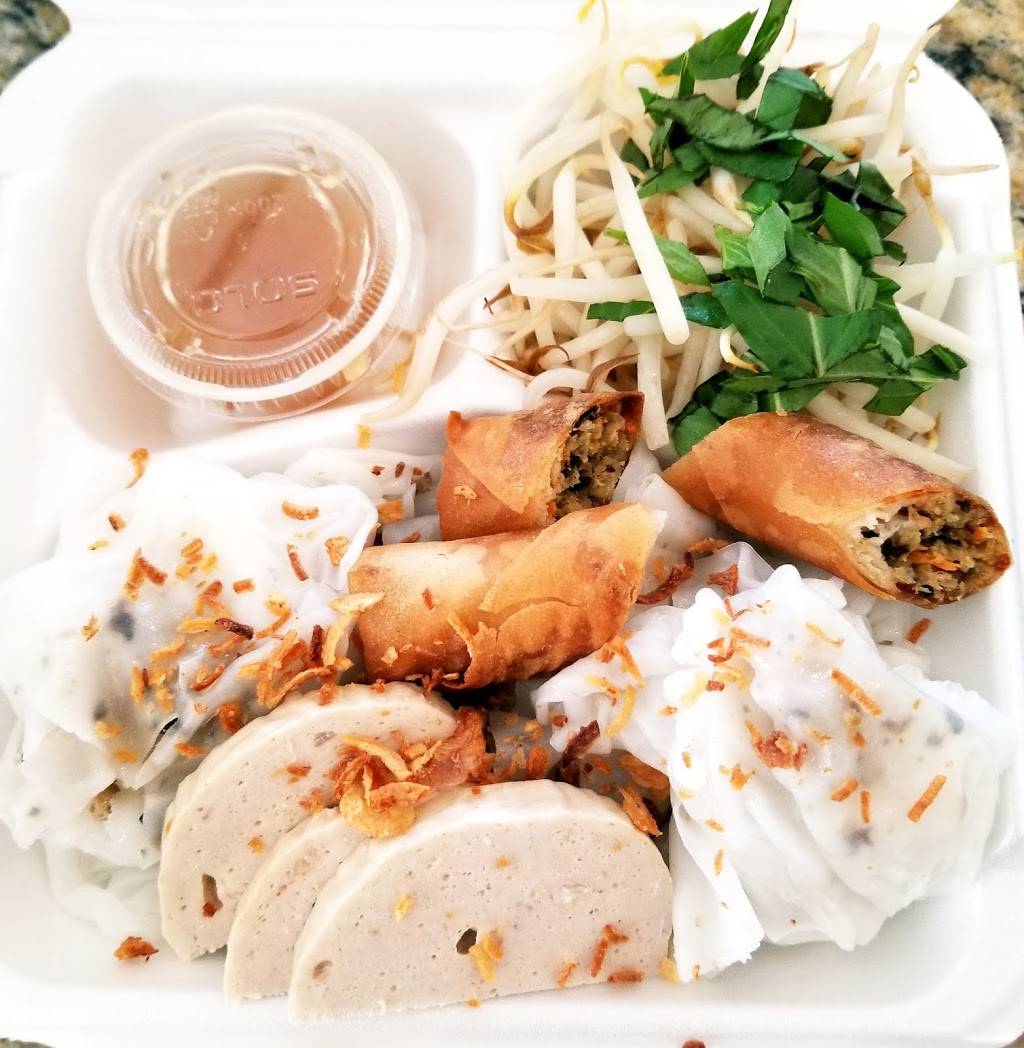 Bếp Bụi | restaurant | 95 Freeport St, Dorchester, MA 02122, USA | 6175338070 OR +1 617-533-8070