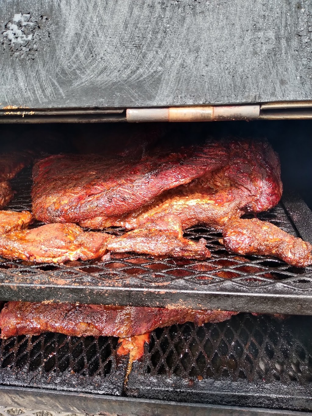 Smokeys Restaurant & Brewery | restaurant | 90000 Stevens Pass Hwy, Skykomish, WA 98288, USA | 3606772444 OR +1 360-677-2444