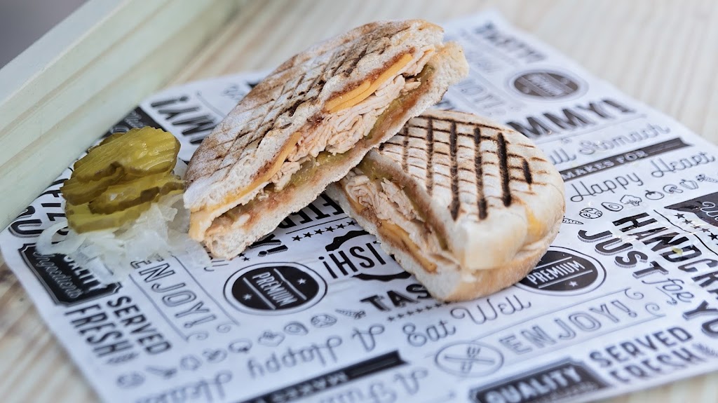 Mocha Street | restaurant | 228 3rd St N, Jacksonville Beach, FL 32250, USA | 9042404141 OR +1 904-240-4141