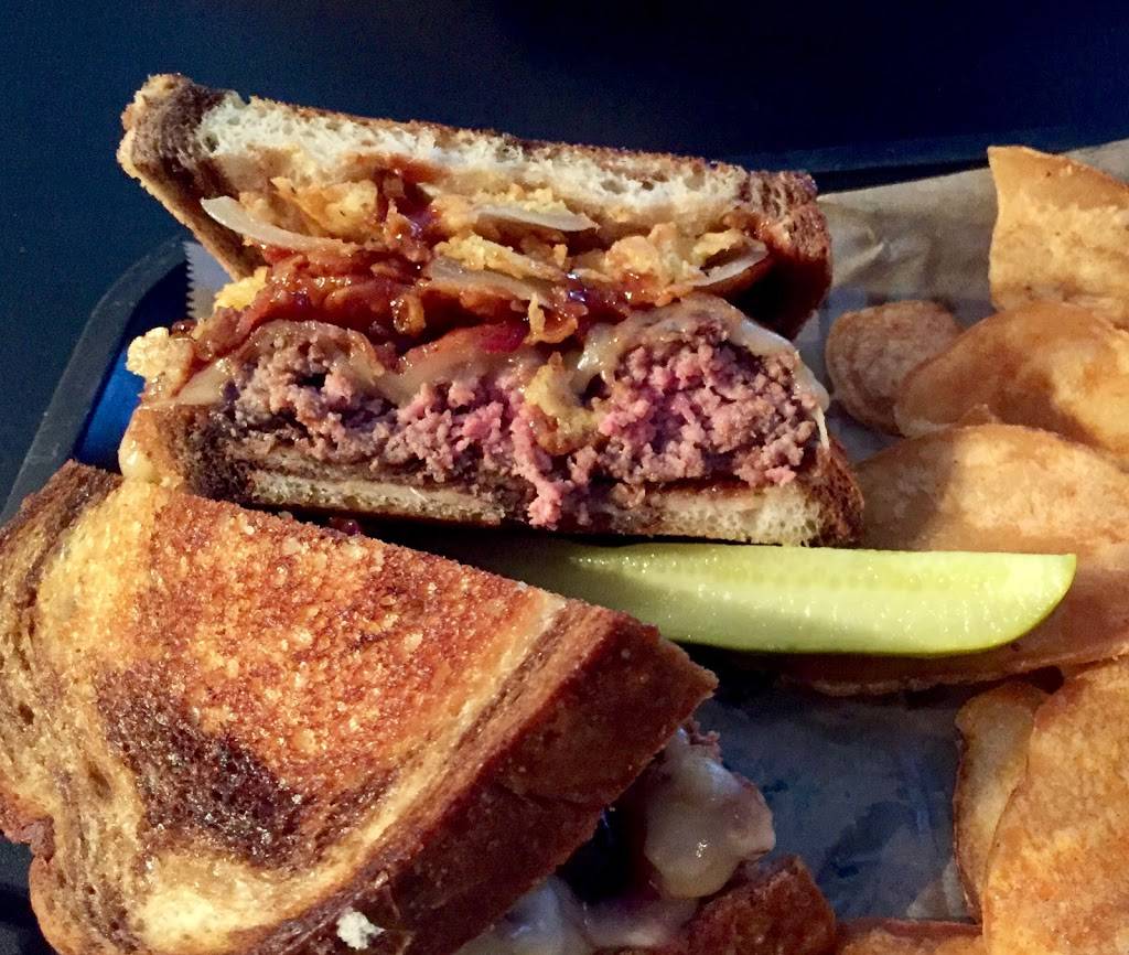 Broad Axe | restaurant | 28 W Franklin St, Hagerstown, MD 21740, USA | 3017338454 OR +1 301-733-8454