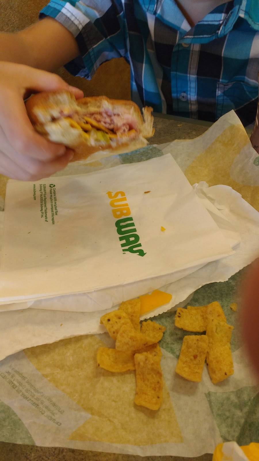 Subway | restaurant | 16001 W Commerce Rd, Daleville, IN 47334, USA | 7653781344 OR +1 765-378-1344