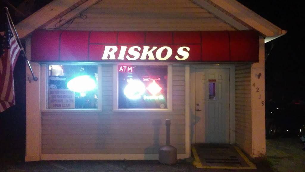 Riskos Tavern | restaurant | 4219 Lake Rd, Sheffield Lake, OH 44054, USA | 4409492207 OR +1 440-949-2207