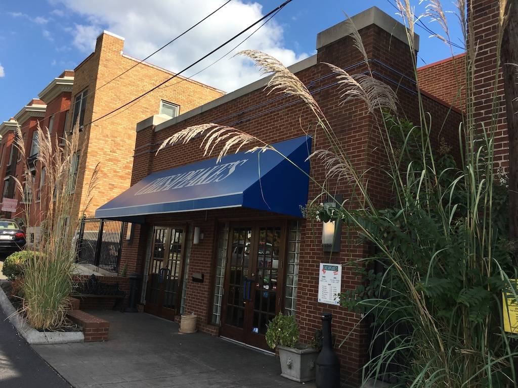 Chesapeakes | restaurant | 600 Union Ave, Knoxville, TN 37902, USA | 8656733433 OR +1 865-673-3433