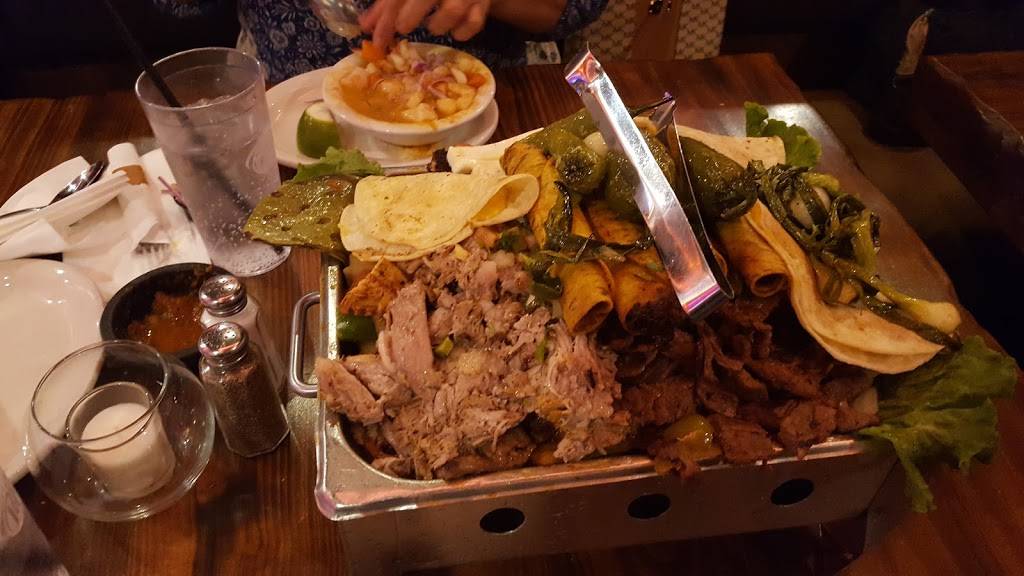 El Pescador | restaurant | 1125 W Covina Pkwy, West Covina, CA 91790, USA | 6263371927 OR +1 626-337-1927