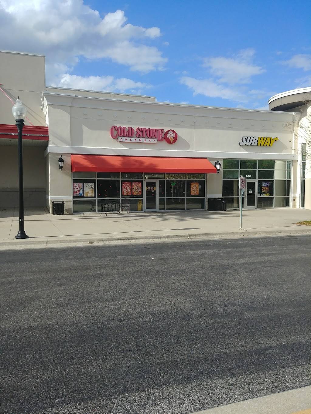 Cold Stone Creamery | bakery | 944 Colonial Grand Ln, Lake Mary, FL 32746, USA | 4078330320 OR +1 407-833-0320