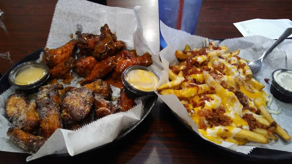 Tophers Wings | restaurant | 72 Roy Sanderson Ave, Rainsville, AL 35986, USA | 2566389464 OR +1 256-638-9464