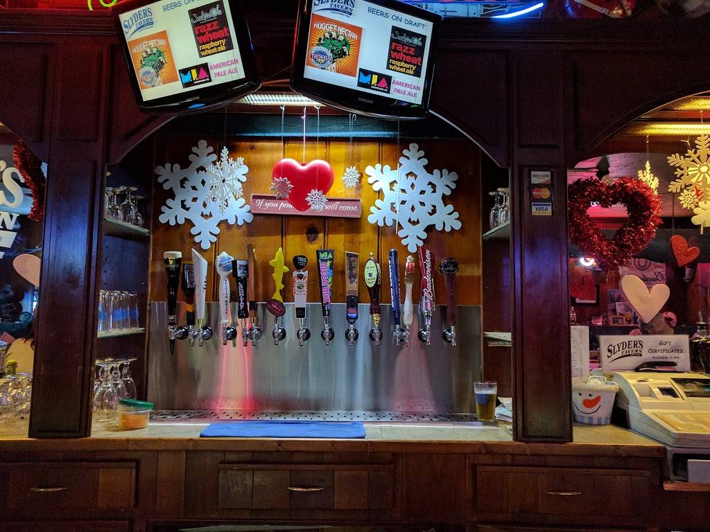 Slyders Tavern | restaurant | 836 Watervliet Ave, Dayton, OH 45420, USA | 9372581222 OR +1 937-258-1222