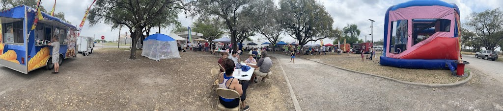 77FoodFarm Sintons FoodTruck Park | restaurant | 502 E Sinton St, Sinton, TX 78387, USA | 3614898796 OR +1 361-489-8796