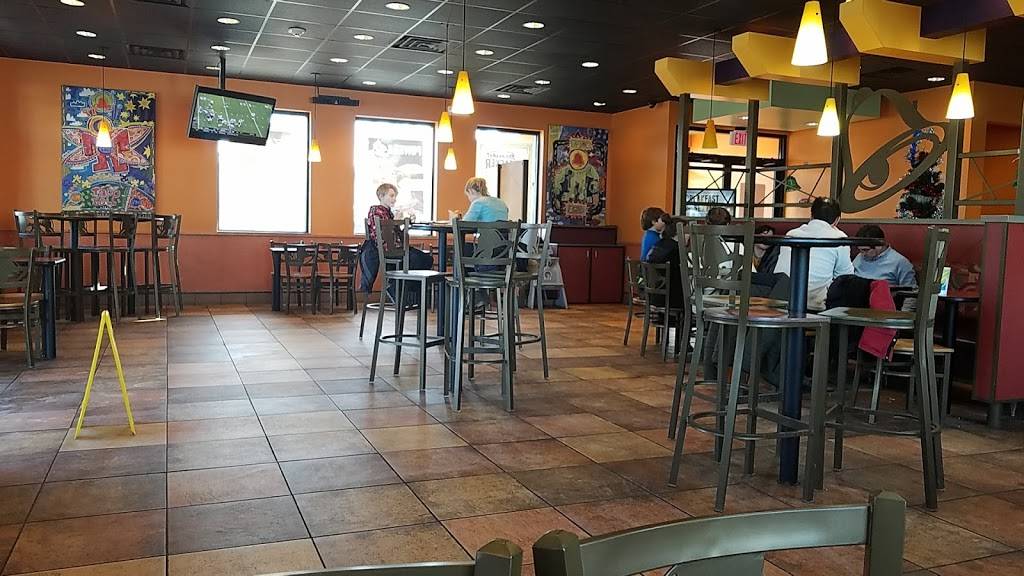Taco Bell | meal takeaway | 2566 Skokie Valley Rd, Highland Park, IL 60035, USA | 8474331912 OR +1 847-433-1912