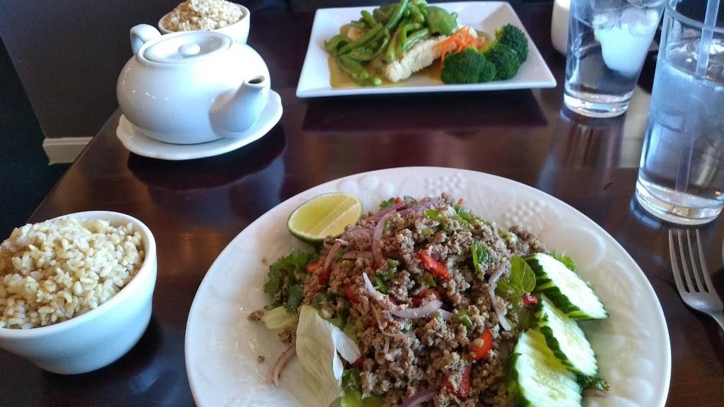 Sara Thai Restaurant | restaurant | 92 New Rochester Rd, Dover, NH 03820, USA | 6037421611 OR +1 603-742-1611