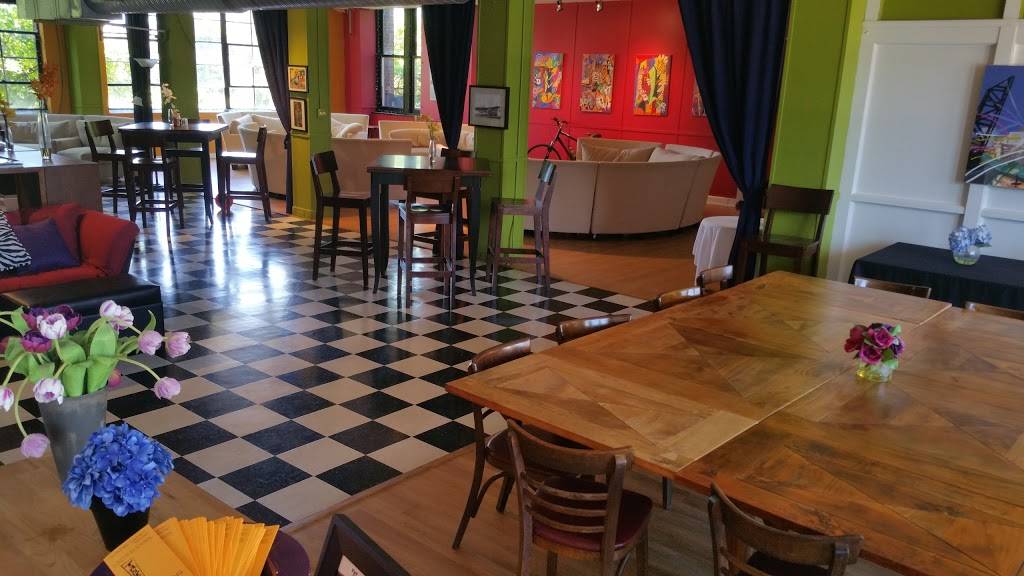 Tastebuds | restaurant | 1400 E 30th St, Cleveland, OH 44114, USA | 2163441770 OR +1 216-344-1770