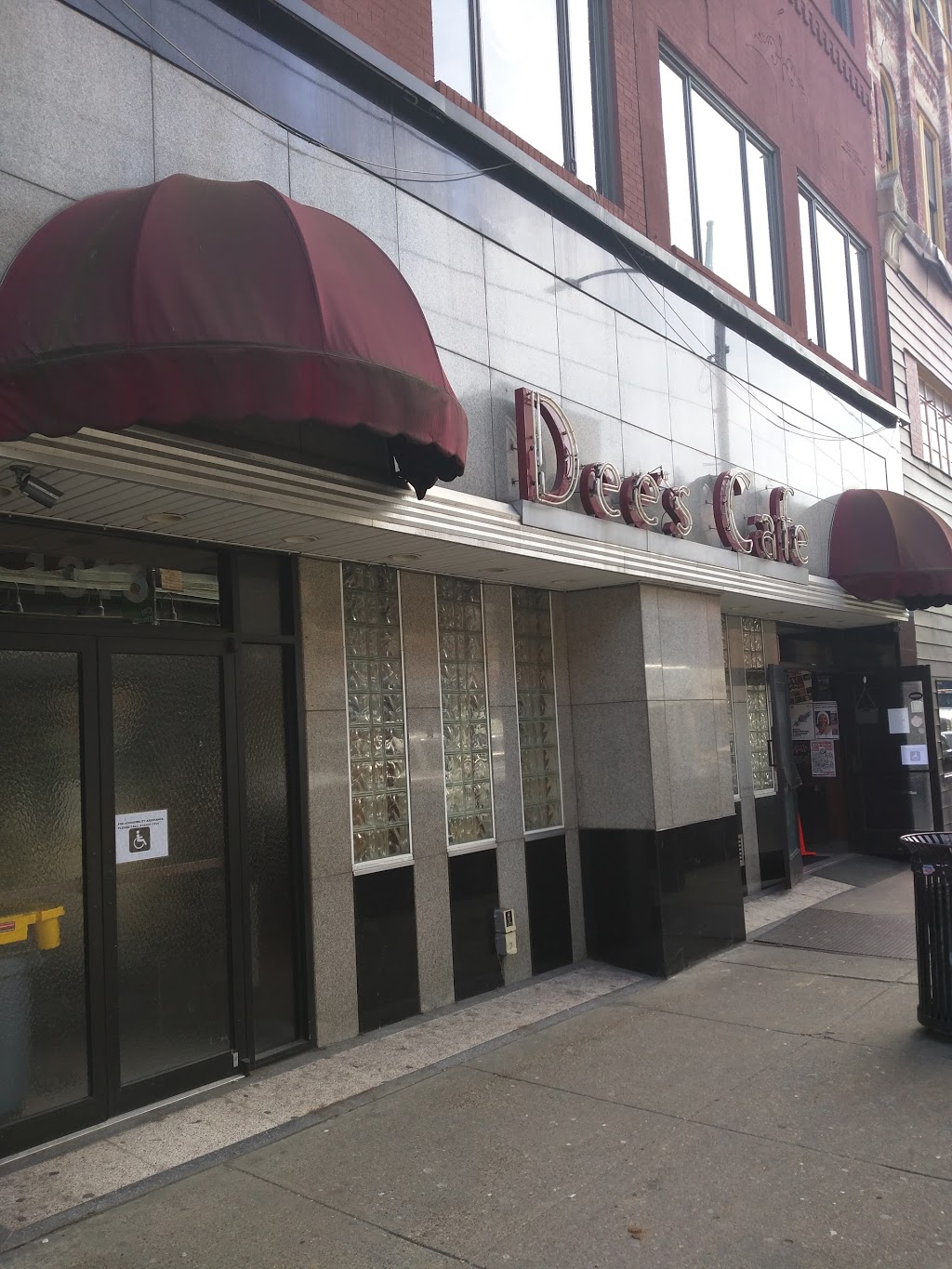 Dees Cafe | restaurant | 1314 E Carson St, Pittsburgh, PA 15203, USA | 4124311314 OR +1 412-431-1314