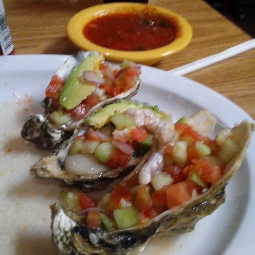 Mariscos Las Cazuelitas | restaurant | 300 Oak St, Bakersfield, CA 93304, USA | 6613246142 OR +1 661-324-6142