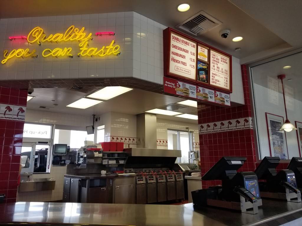 In-N-Out Burger | restaurant | 150 Town Center Blvd, Garland, TX 75040, USA | 8007861000 OR +1 800-786-1000