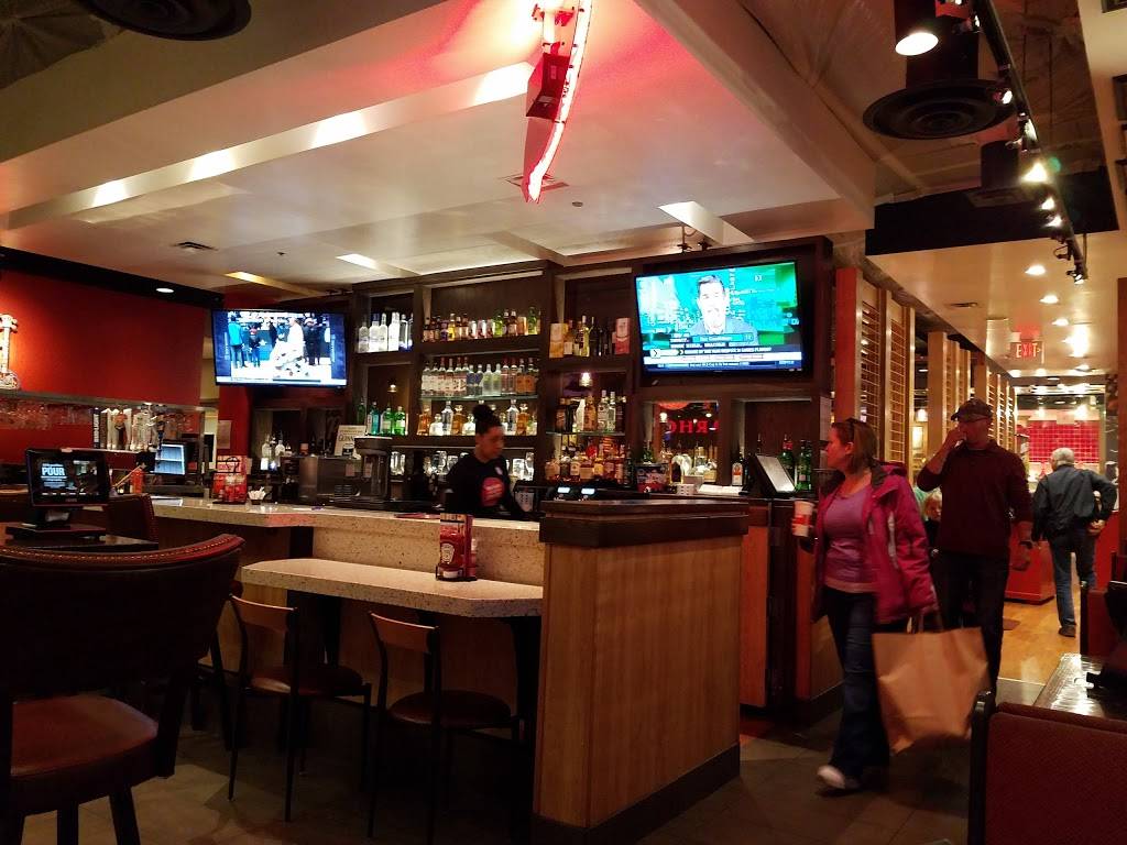 Red Robin Gourmet Burgers and Brews | restaurant | 17301 Valley Mall Rd, Hagerstown, MD 21740, USA | 3015825370 OR +1 301-582-5370