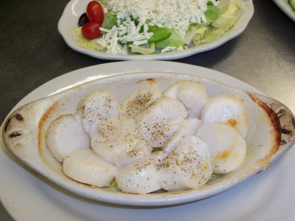 Friendly Pizza | restaurant | 216 Russells Mills Rd, Dartmouth, MA 02748, USA | 5089965511 OR +1 508-996-5511