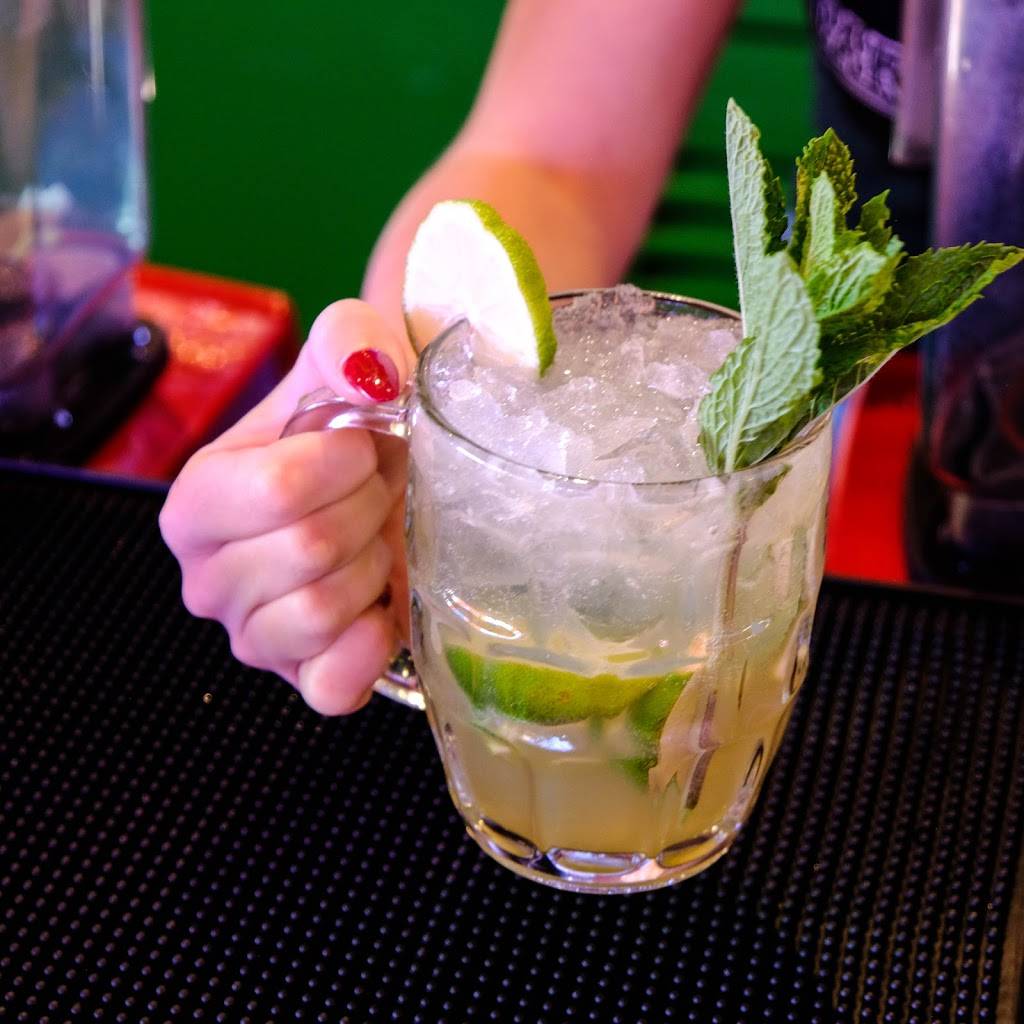 Carlos & Pepes | restaurant | 170 Promenade Du Centropolis, Laval, QC H7T 2Z6, Canada | 4509349911 OR +1 450-934-9911