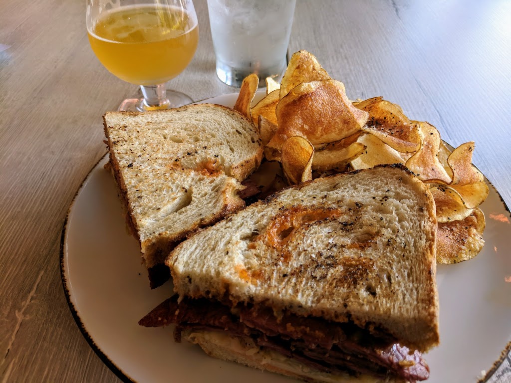 Black Squirrel | restaurant | 2670 Avenir Pl, Vienna, VA 22180, USA | 7038760500 OR +1 703-876-0500