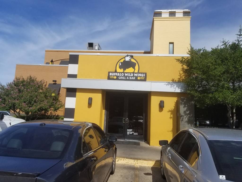 Buffalo Wild Wings | restaurant | 5601 S Hulen St, Fort Worth, TX 76132, USA | 8174232999 OR +1 817-423-2999